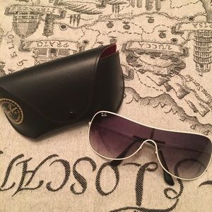 Authentic Ray Ban Highstreet Aviators RB3211